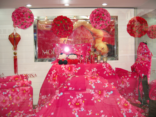 夢麗莎店面的形象和櫥窗布置