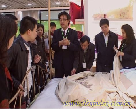 ���07��·��ɯ����Ʒ�l����ʢ�r��ǰ