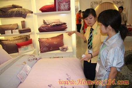 引領風尚:回顧路易莎07新品發布