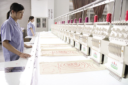 新塘羽絨業:“四面楚歌”中突圍