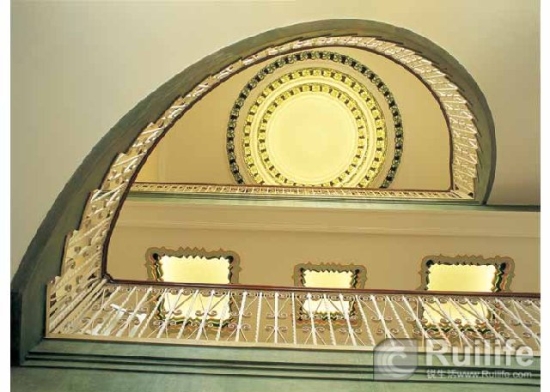 時尚轉梯成就絕美空間