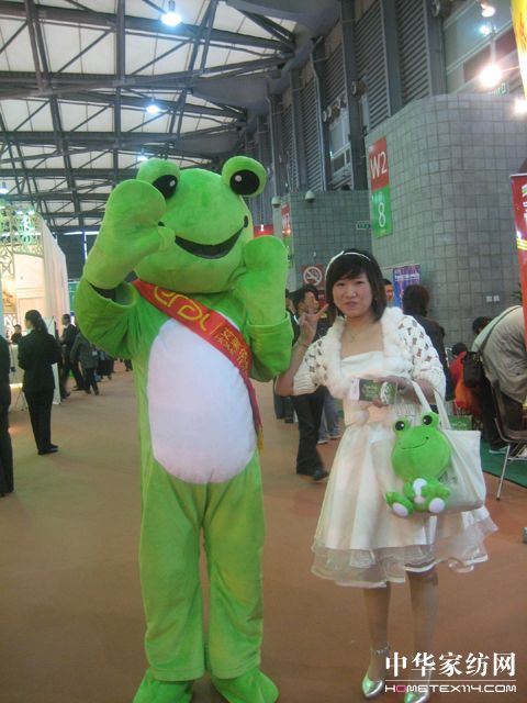 艾萊依中針會上青蛙“領養”成熱門