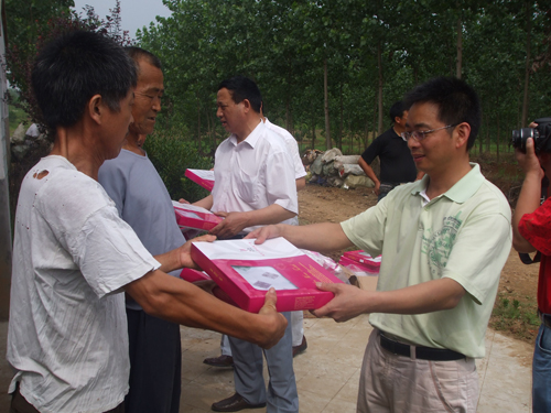 雨蘭家紡六安店開業愛心捐贈