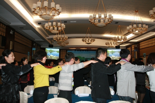 艾萊依家紡2010年春夏產(chǎn)品訂貨會在麗水召開