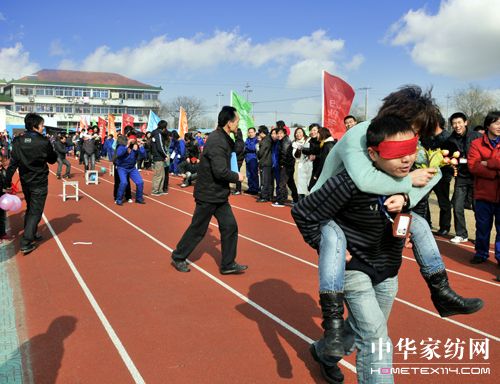 �옷���{����