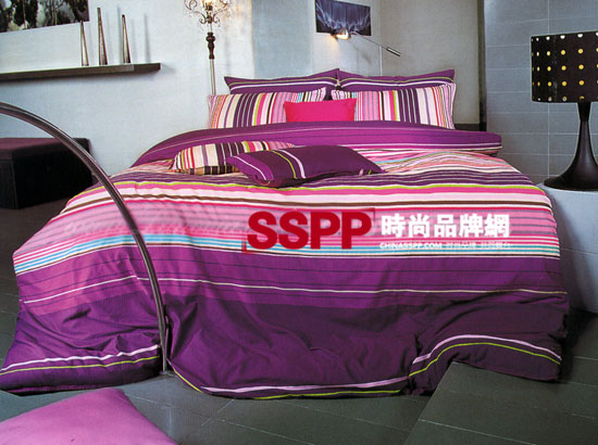 ��ɫ�l�y��Ʒ�b����Ů���{���A��