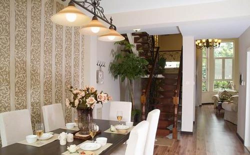 ����Ӣ���L̩��ʿ���ϵă���