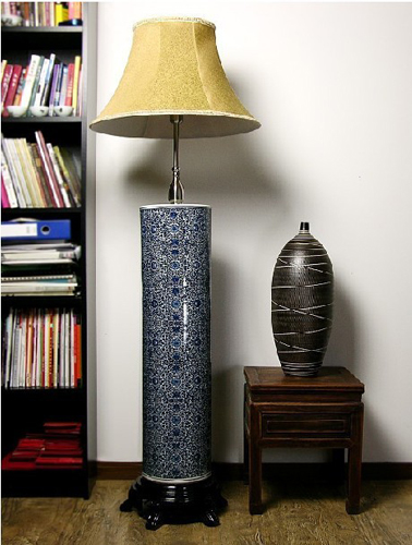 1 不同元素臺燈演繹臥室風