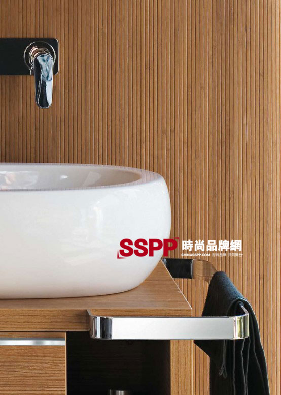 ���Ŝ�ܰPozziGinori���A�l��������