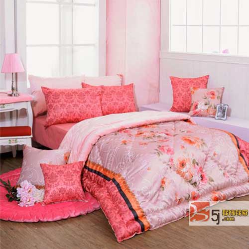 優(yōu)雅床品營造低調(diào)奢華的韻味