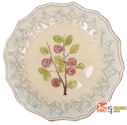 八款優雅亮釉陶瓷餐具點綴家