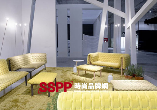 ligneroset巴黎展上傳遞品牌寫(xiě)意風(fēng)格