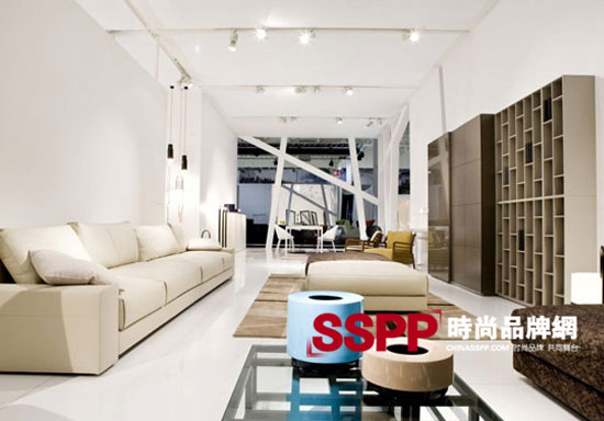 ligneroset����չ�ς��fƷ�ƌ����L(f��ng)��