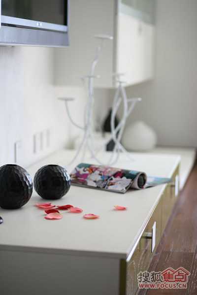 80平米素色淡雅美居