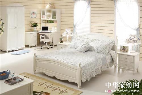 韓式實木床演繹浪漫臥室風