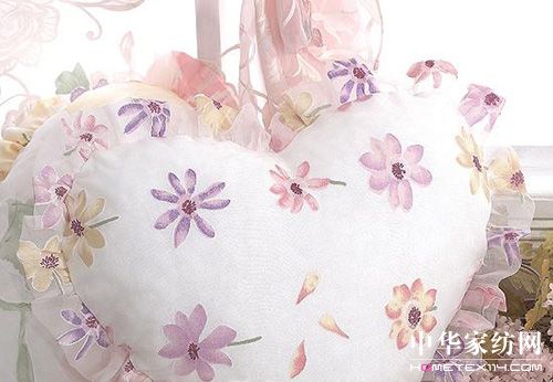 風格各異時尚抱枕溫暖你心