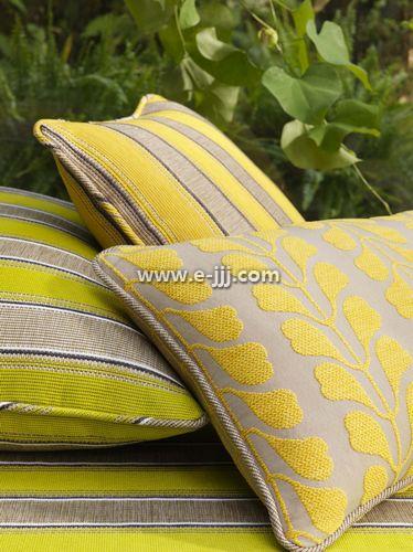 ��ˇ֮�ȴ���r�м�