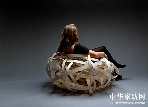 凌亂而富有張力的鳥巢椅