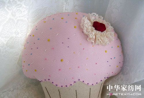 時(shí)尚抱枕帶來(lái)暖意和溫馨