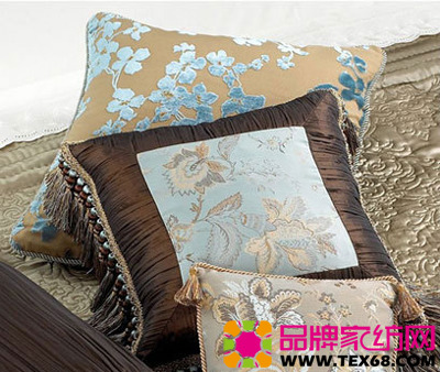 布藝靠墊營造浪漫懷舊情愫