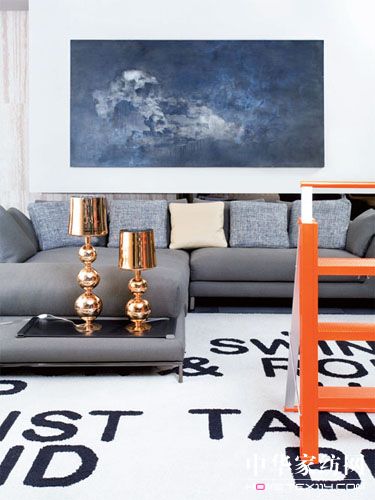 ���g����4����ɫƽ�⽨�h