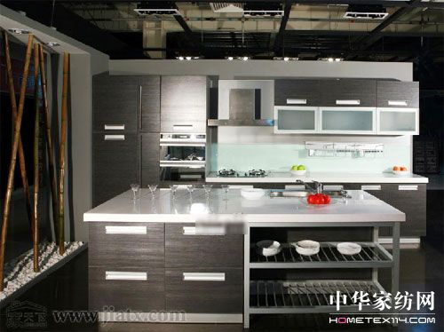 銀灰色櫥柜成主流