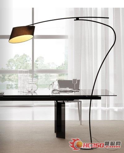 簡(jiǎn)約落地?zé)纛I(lǐng)略家居照明魅力