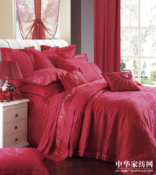 恐龍紡織推出唯有愛婚慶系列