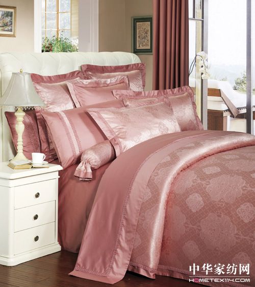 恐龍紡織推出唯有愛婚慶系列