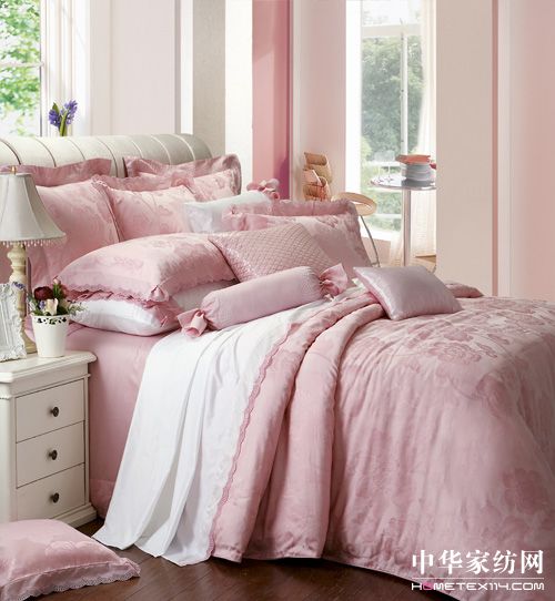 恐龍紡織推出唯有愛婚慶系列