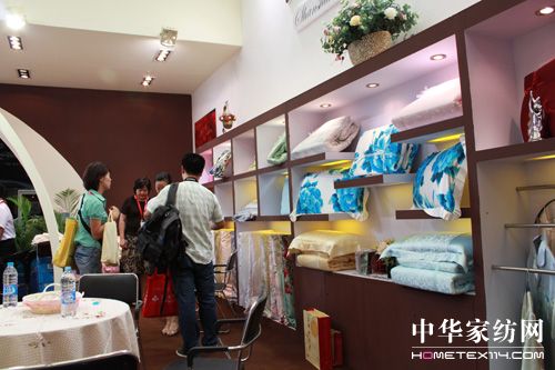 山水絲綢華麗舞動家紡展