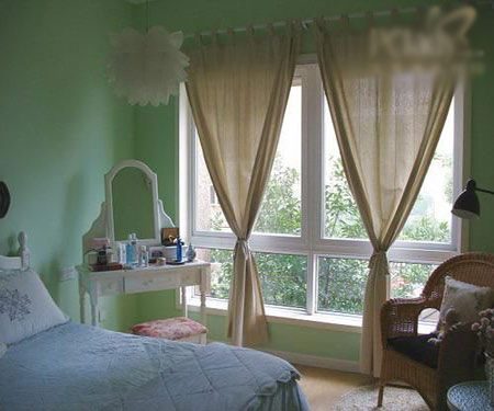 ����ɫ�ʴ���80ƽ��С��