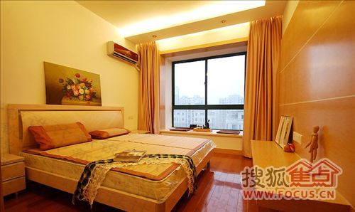 С�������f�b����ɫ���m��