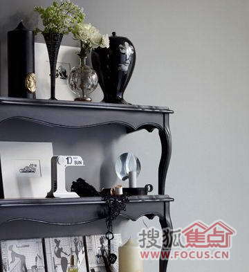 經(jīng)典黑白時尚美居的單色調(diào)裝飾