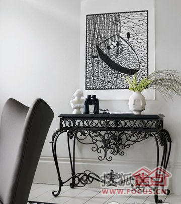 ����ڰוr�����ӵĆ�ɫ�{�b�