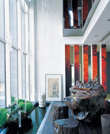 ��ɫ�ҾӴ���ͨ͸�`��֮�L