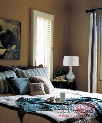 ��ɫ�Ҿ��c������ɫ��