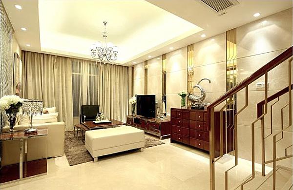 ���Sɫ���샞�ńe���ӷ�