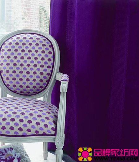 紫色布藝打造優雅芬芳居室