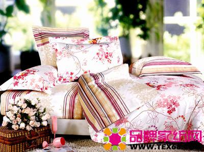 靚麗花朵床品給臥室帶來溫暖