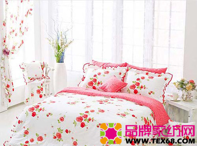 花朵床品讓臥室沉靜內斂