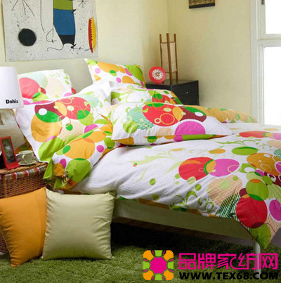 彩色床品為臥室注入新元素