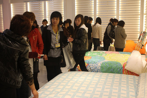 ���R����ӛ�������³��l