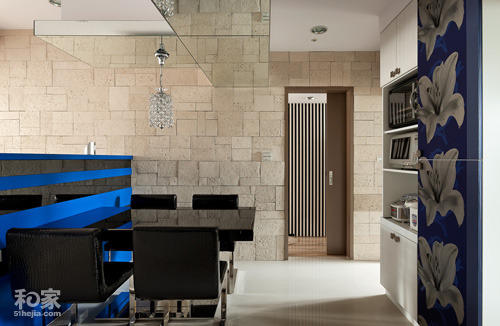 70ƽ���r���{ɫ�鷿