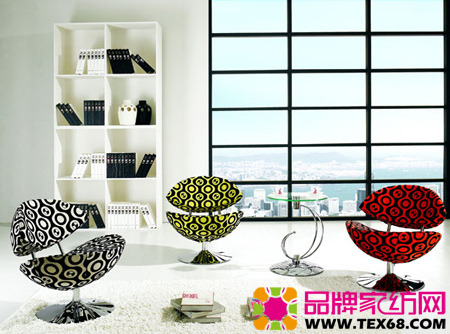 個(gè)性沙發(fā)給居室增添趣味