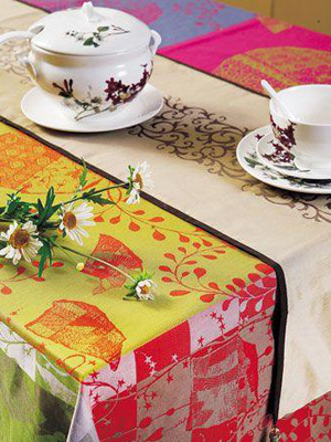 一幅桌旗飾出百樣風景