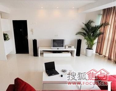 時(shí)尚潮女裝修90平純白美家