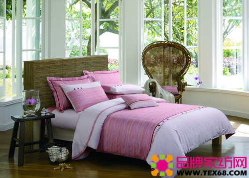 時尚床品給臥室增添視覺感受