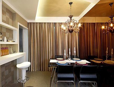 ��ɫ����������r���P��