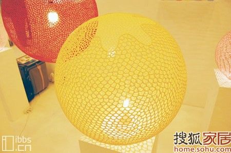 個性十足的球球燈具